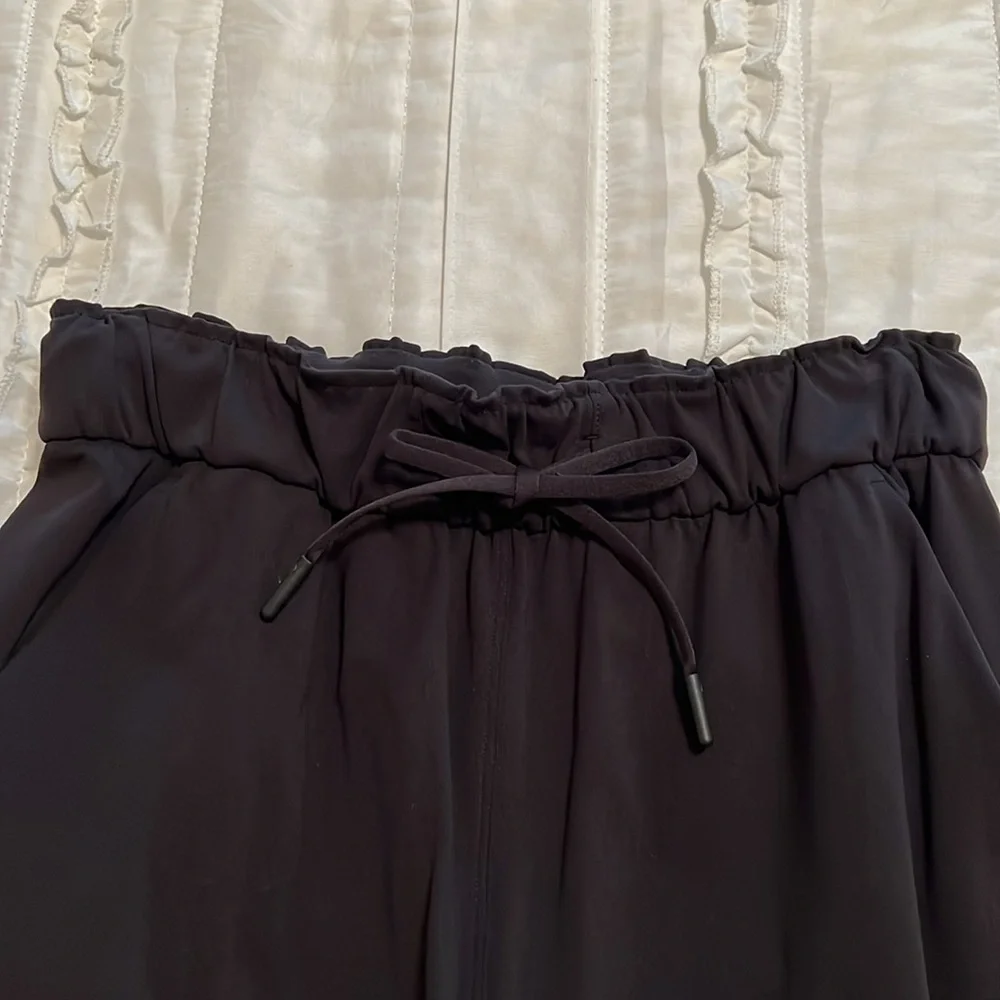 Lululemon High rise stretch 7/8 pants black - Picture 2 of 6